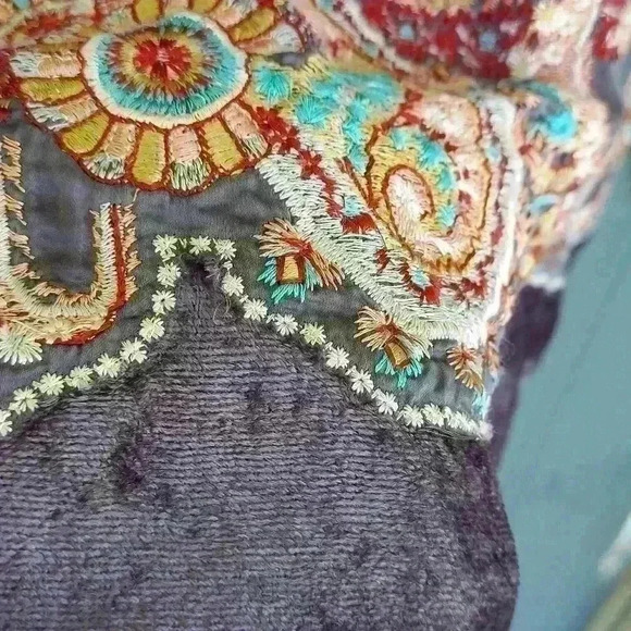 Sundance Boho Embroidered Peasant Top - Picture 5 of 6